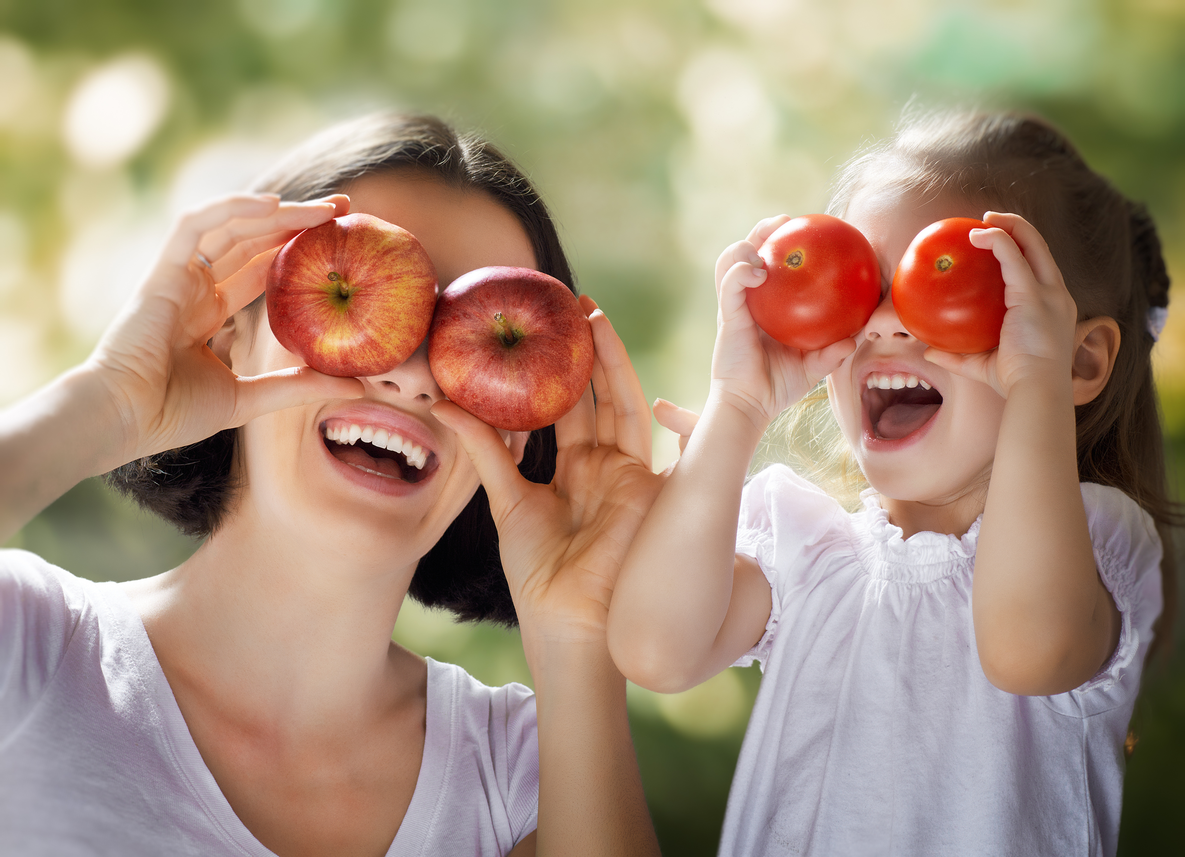 mamma e figlia seguono stile di vita sano per il microbiota intestinale